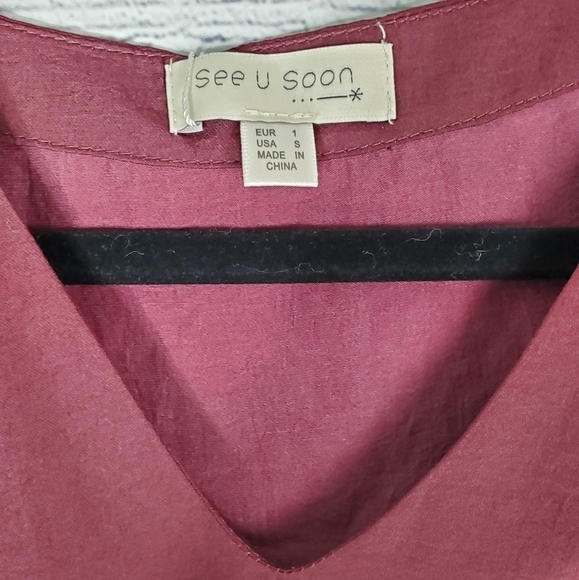 LONG-SLEEVED Merlot V-Neck Ruched Shoulders in Size Small from Anthropol… - Picture 2 of 7